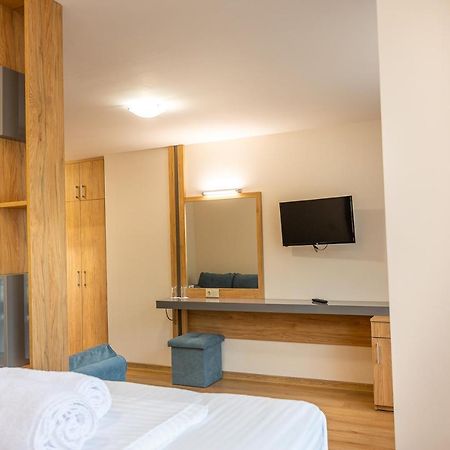 Eco Hotel Momata Kolarovo Buitenkant foto