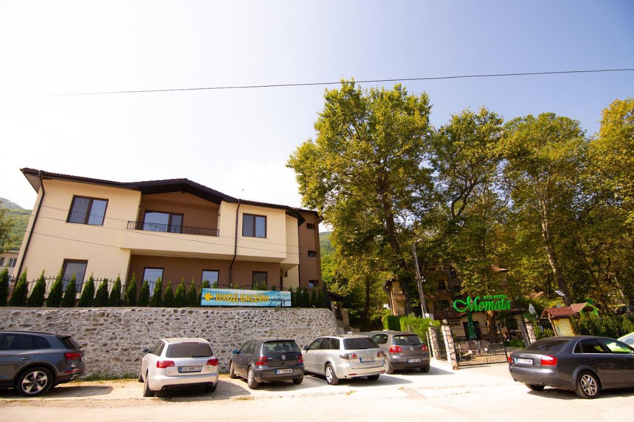 Eco Hotel Momata Kolarovo Buitenkant foto
