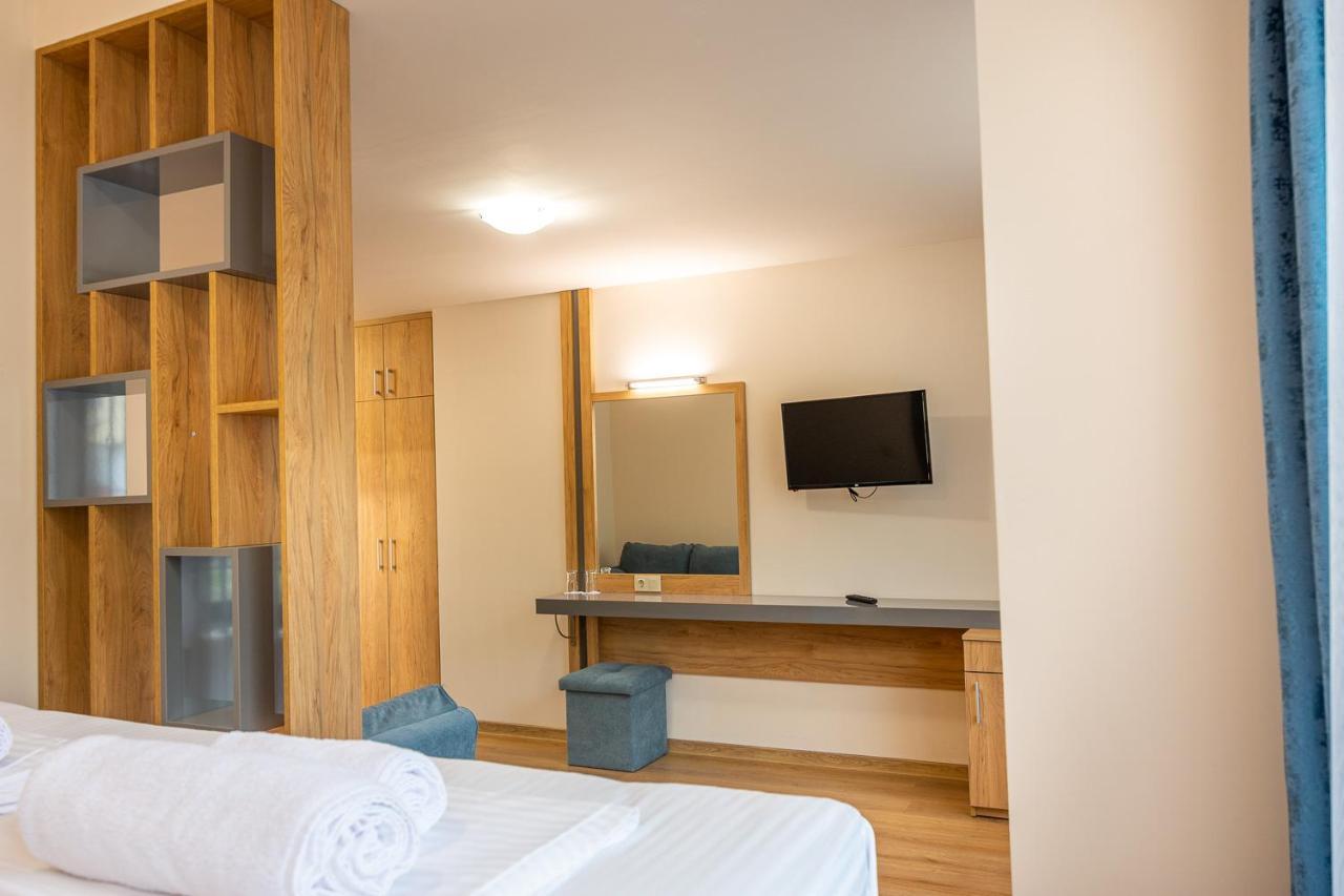 Eco Hotel Momata Kolarovo Buitenkant foto