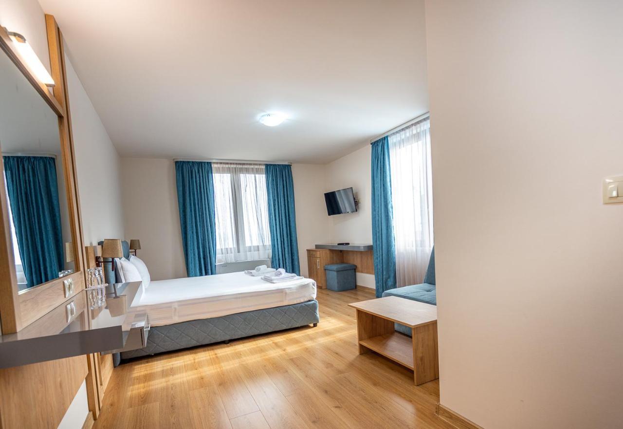 Eco Hotel Momata Kolarovo Buitenkant foto