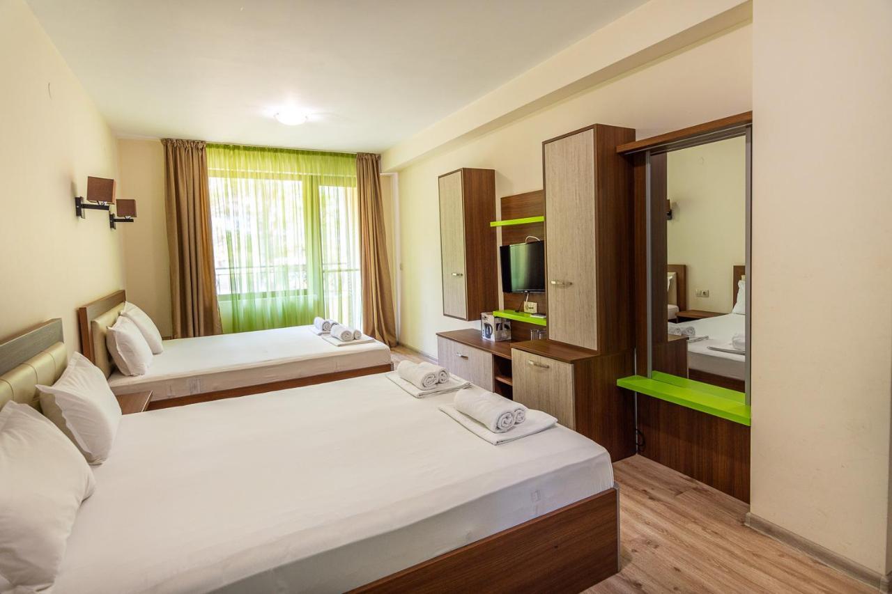 Eco Hotel Momata Kolarovo Buitenkant foto