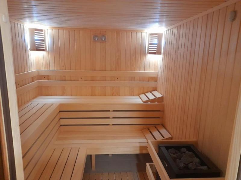 Eco Hotel Momata Kolarovo Buitenkant foto