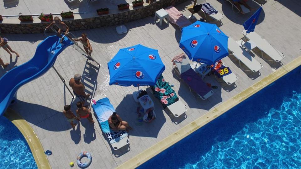 Eco Hotel Momata Kolarovo Buitenkant foto